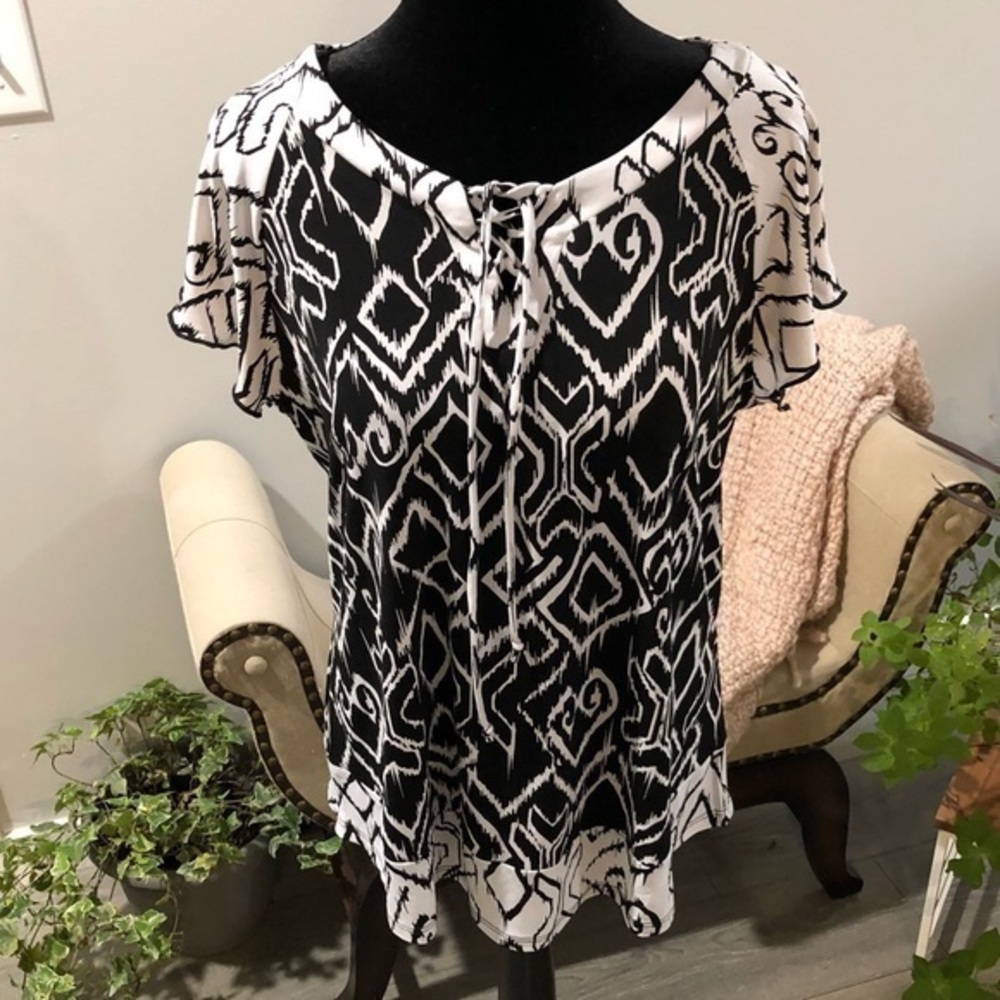 Diane Belle Patterned Flutter Sleeve Blouse Size M worn once